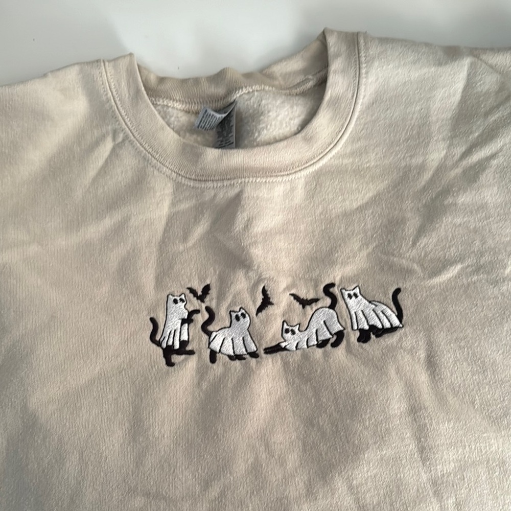 XL Halloween Ghost Beige embroidered Cream Cat Graphic Crewneck Sweatshirt